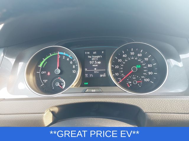 Used 2015 White Volkswagen SEL Premium image 18