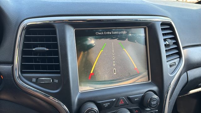 Used 2016 Silver Jeep Laredo image 26