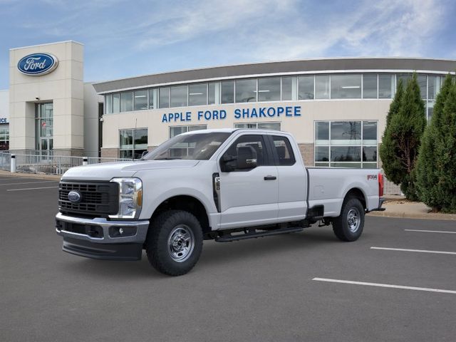 Oxford White 2026 Ford F-250 Super Duty XL SuperCab 4WD Pickup Truck Four-Wheel Drive Automatic