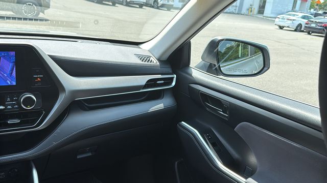 Used 2023 Toyota Highlander SUV