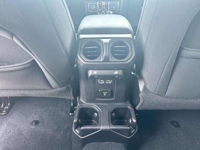 Used 2019 Silver Jeep Unlimited Sahara image 23