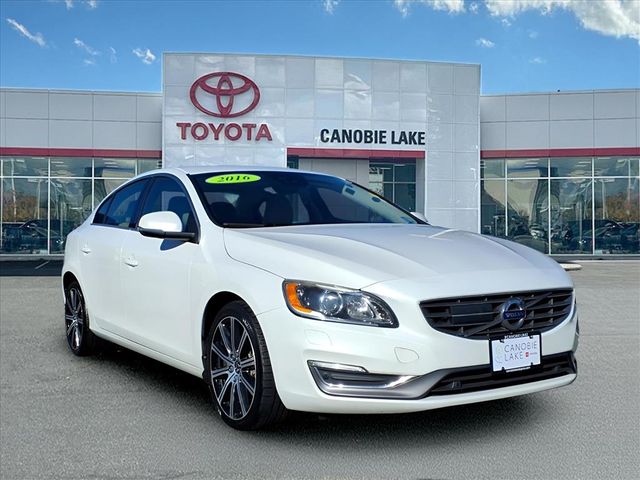 2016 Volvo S60 T5 Platinum