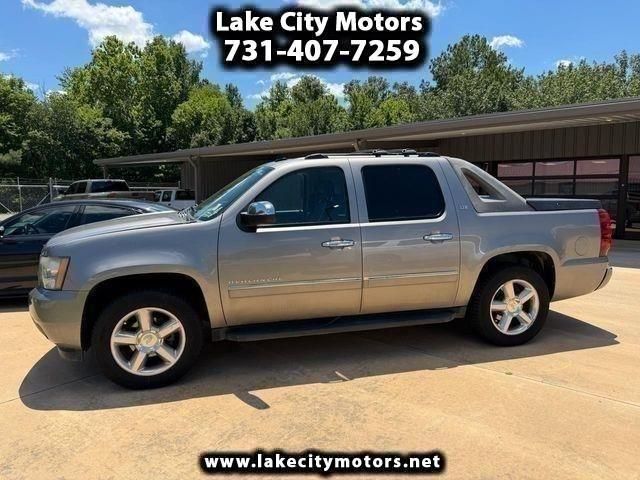Graystone Metallic 2012 Chevrolet Avalanche Pickup Truck Four-Wheel Drive 6-Speed Automatic