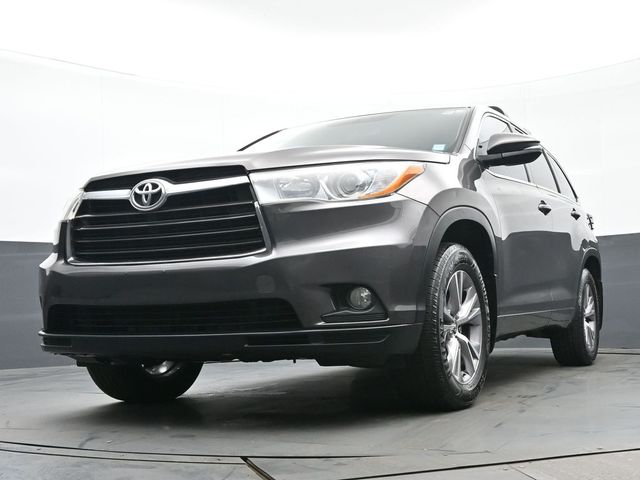 2016 Toyota Highlander LE Plus V6 27