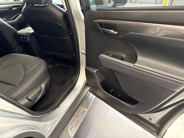 2025 Toyota Highlander Limited Silver at Gullo Toyota
