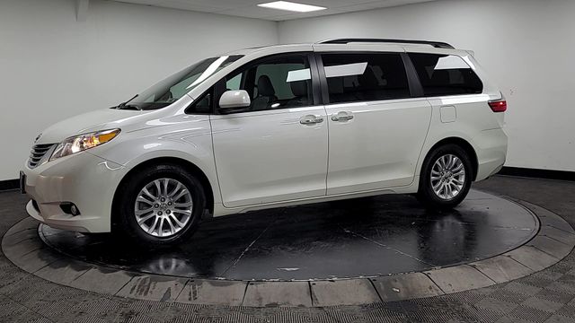 2015 – Toyota – Sienna