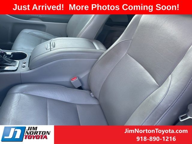 2014 Toyota Highlander Limited 14