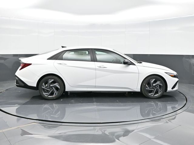 2025 Hyundai Elantra SEL 9