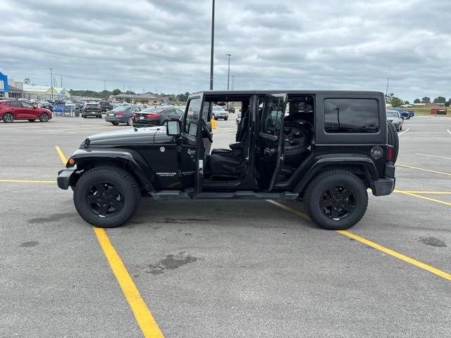 2017 Jeep Wrangler Unlimited Sahara 10