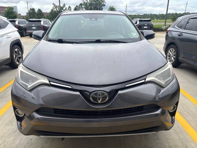 Used 2018 Gray Toyota XLE image 6