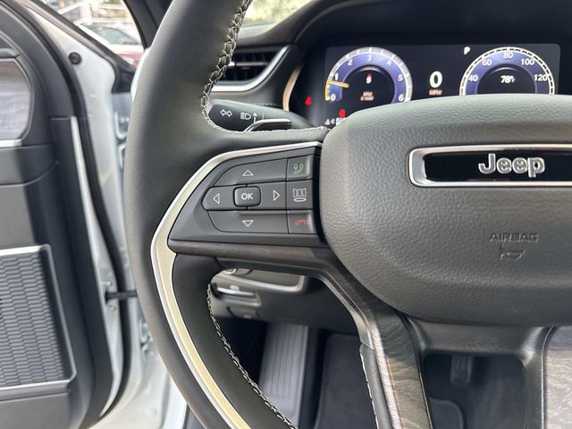New 2025 White Jeep Limited image 13