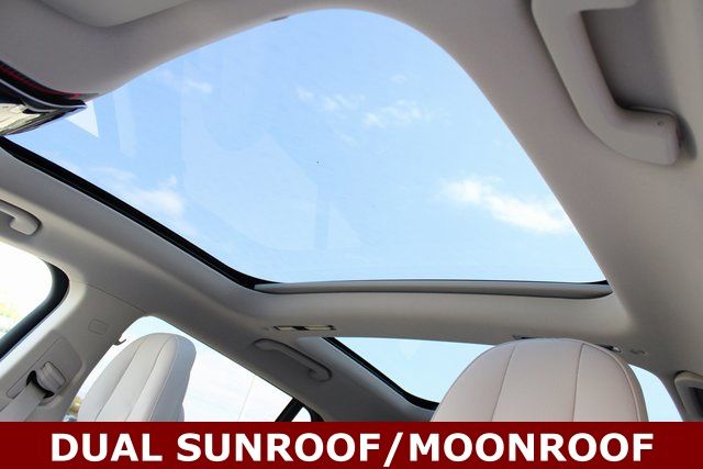 Used 2023  Mercedes-Benz 580 image 6