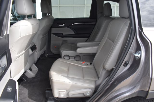 Used 2016 Toyota Highlander SUV