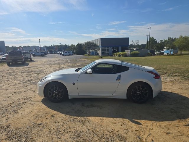 Used 2020 White Nissan Base image 4