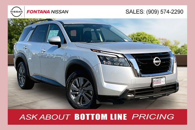 Brilliant Silver Metallic 2024 Nissan Pathfinder SUV / Crossover Front-Wheel Drive 9-Speed Automatic