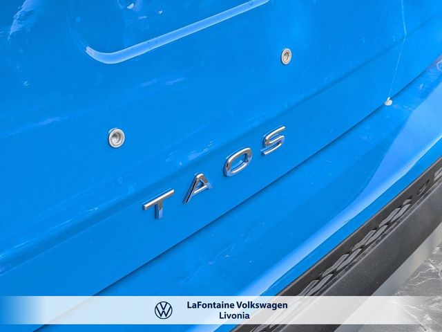 2025 Volkswagen Taos SE Black - Photo 10