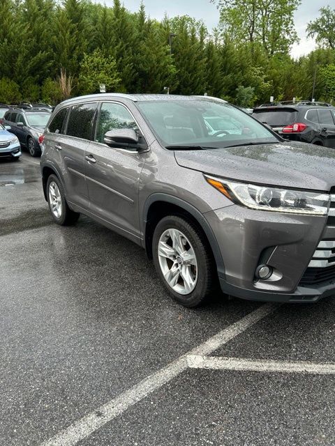 2017 Toyota Highlander Limited Gray at Subaru and VW of Moon Township