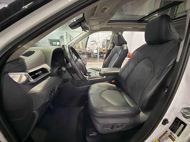 2023 Toyota Highlander Platinum  at Davis Toyota of Orangeburg