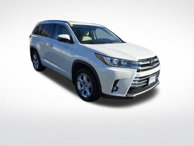2019 Toyota Highlander Limited's photo