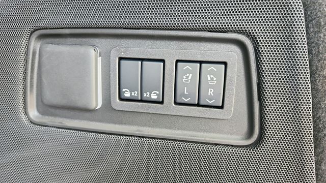 2025 Cadillac Escalade Premium Luxury - Photo 41