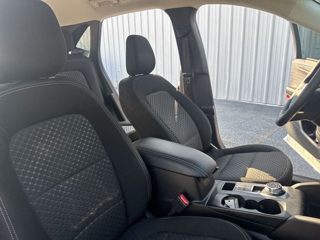 Used 2023 White Ford Active image 10
