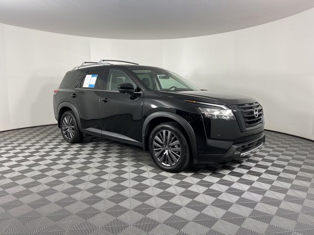 2023 Nissan Pathfinder SL 2