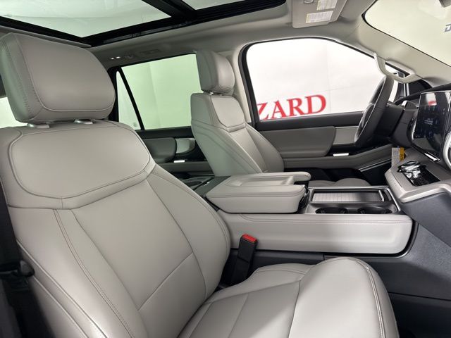 2025 Star White Metallic Tri-Coat Ford Expedition Max RWD SUV