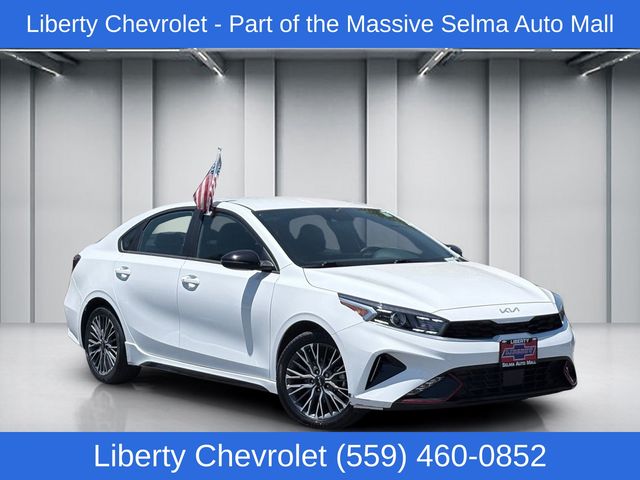 Snow White Pearl 2023 Kia Forte Sedan Front-Wheel Drive Continuously Variable Transmission