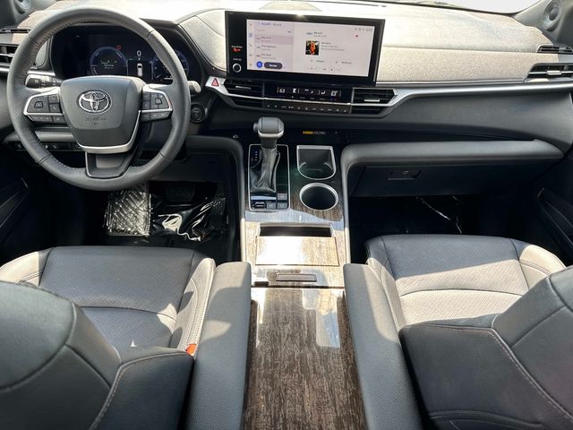 Used 2025 Black Toyota Platinum image 15