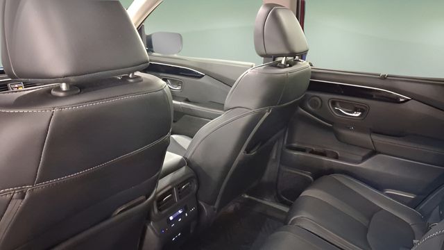 Used 2025 Honda Pilot SUV
