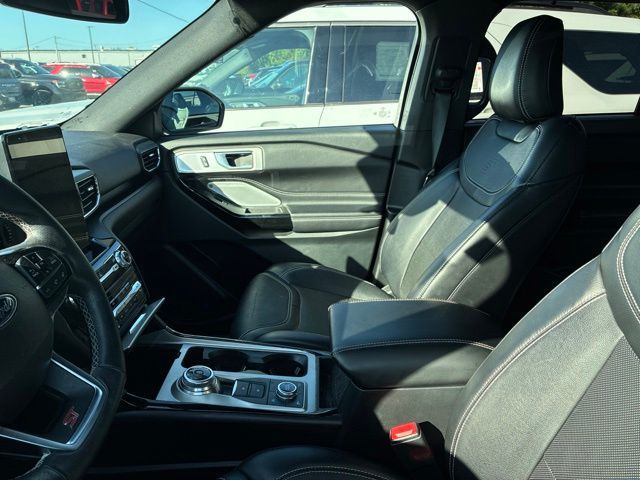 2024 Silver Metallic Ford Explorer ST 4X4 SUV