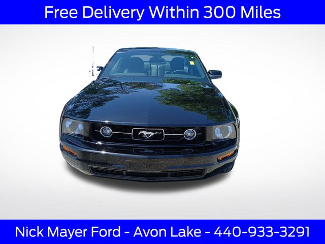 Black 2006 Ford Mustang Coupe Rear-Wheel Drive 5-Speed Automatic Overdrive