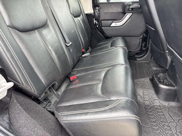 2014 Jeep Wrangler Unlimited Rubicon - 8