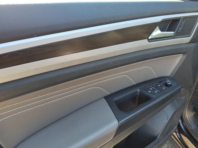 2022 Volkswagen Atlas - Image 11