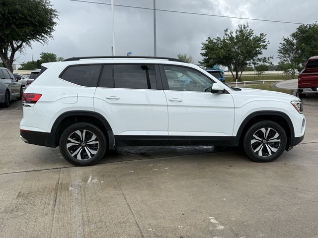 2024 Volkswagen Atlas 2.0T SE White at DeMontrond Ford
