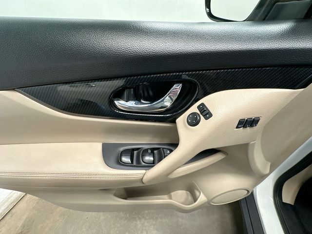 2018 Nissan Rogue SL White at Audi Porsche Sewickley