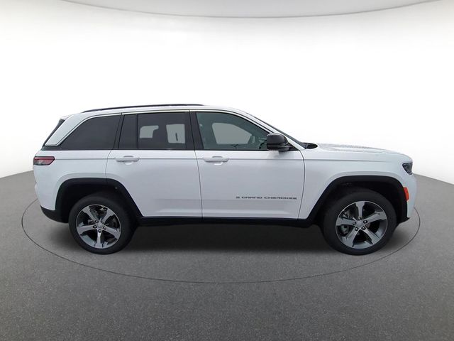 new 2026 Jeep Grand Cherokee car, priced at $42,650