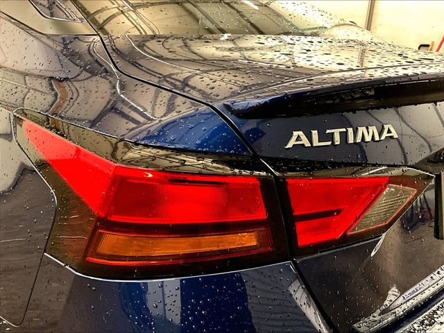 2020 Nissan Altima 2.5 SR Blue at John Sisson Motors