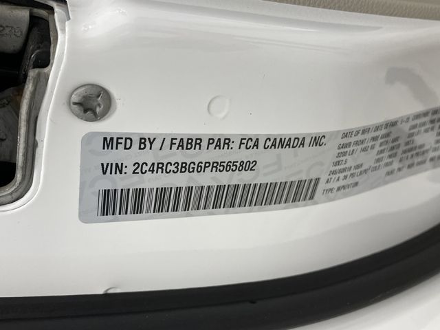 2023 Chrysler Pacifica Touring L photo