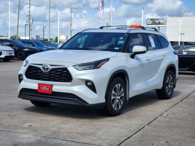 2026 Toyota Highlander XLE Beige at Don McGill Toyota
