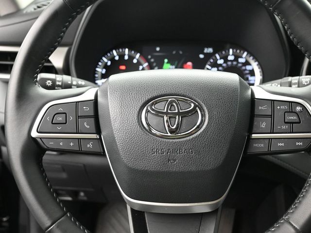 2023 Toyota Highlander LE 14