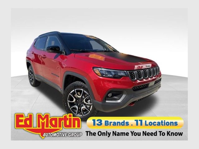 Red Hot Pearlcoat 2025 Jeep Compass SUV / Crossover Four-Wheel Drive 8-Speed Automatic