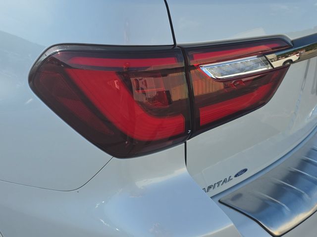 Used 2021 Moonstone White INFINITI Premium Select image 37