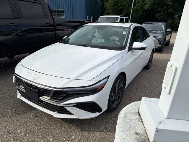 Used 2024 White Hyundai Limited image 2