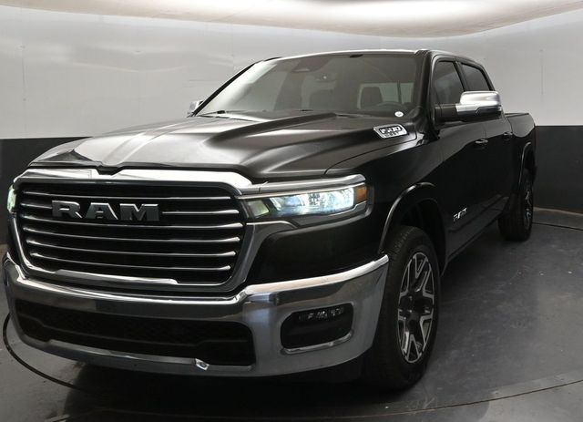 2025 RAM 1500 Laramie Crew Cab 4WD