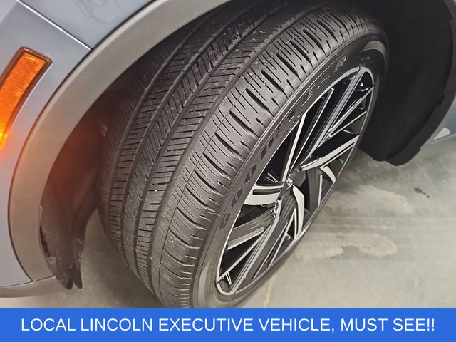 Used 2025 Blue Lincoln Reserve image 31