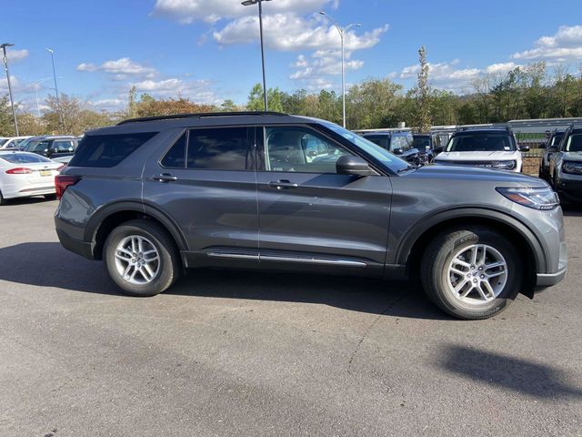 2025 Ford Explorer Active 2