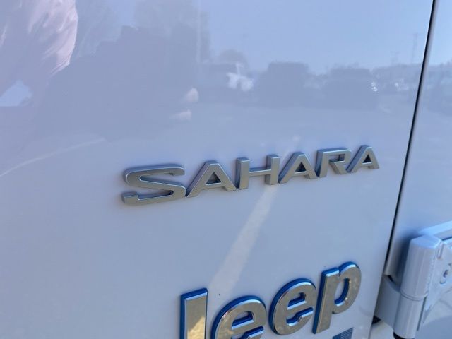 2024 Jeep Wrangler Sahara 4xe 10