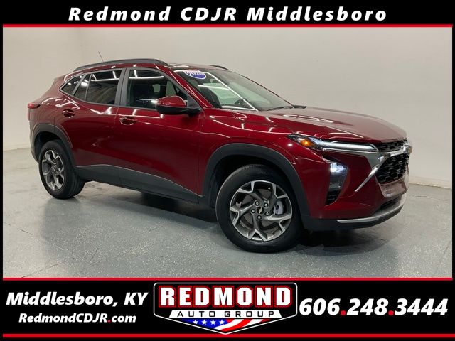 Red (Crimson Metallic) 2025 Chevrolet Trax LT FWD SUV / Crossover Front-Wheel Drive 6-Speed Automatic