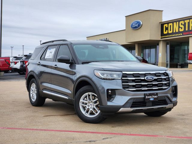 2025 Ford Explorer Active photo